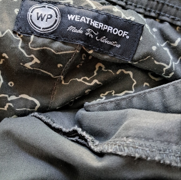 WEATHERPROOF MEN'S SIZE 44W OLIVE COLOR SHORT WITH BELT - Picture 4 of 5